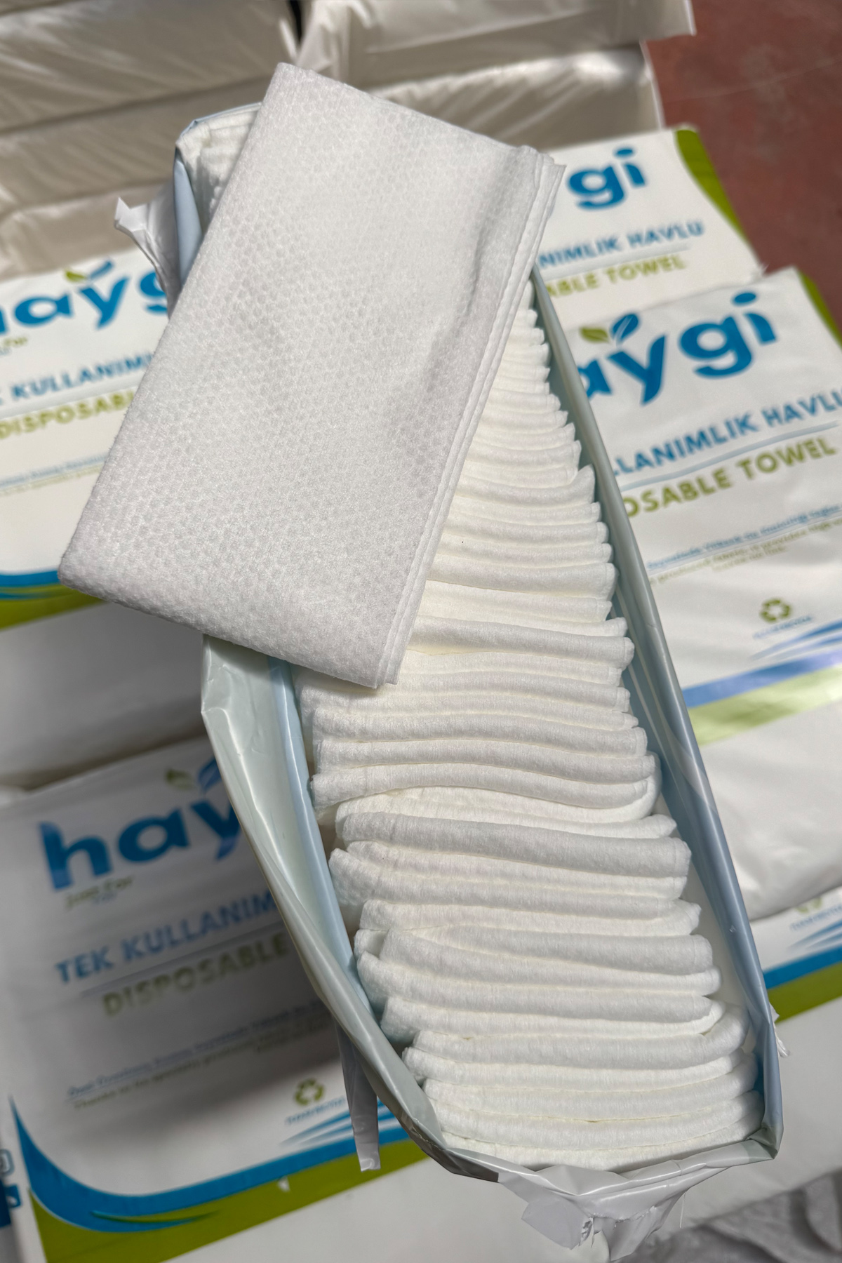 Tek%20Kullanımlık%20Tek%20Tek%20Katlanmış%20Havlu%2040x80%20100%20Adet%20Berber%20Kuaför%20Havlusu%20Petekli%20Havlu%20Saç%20Havlusu
