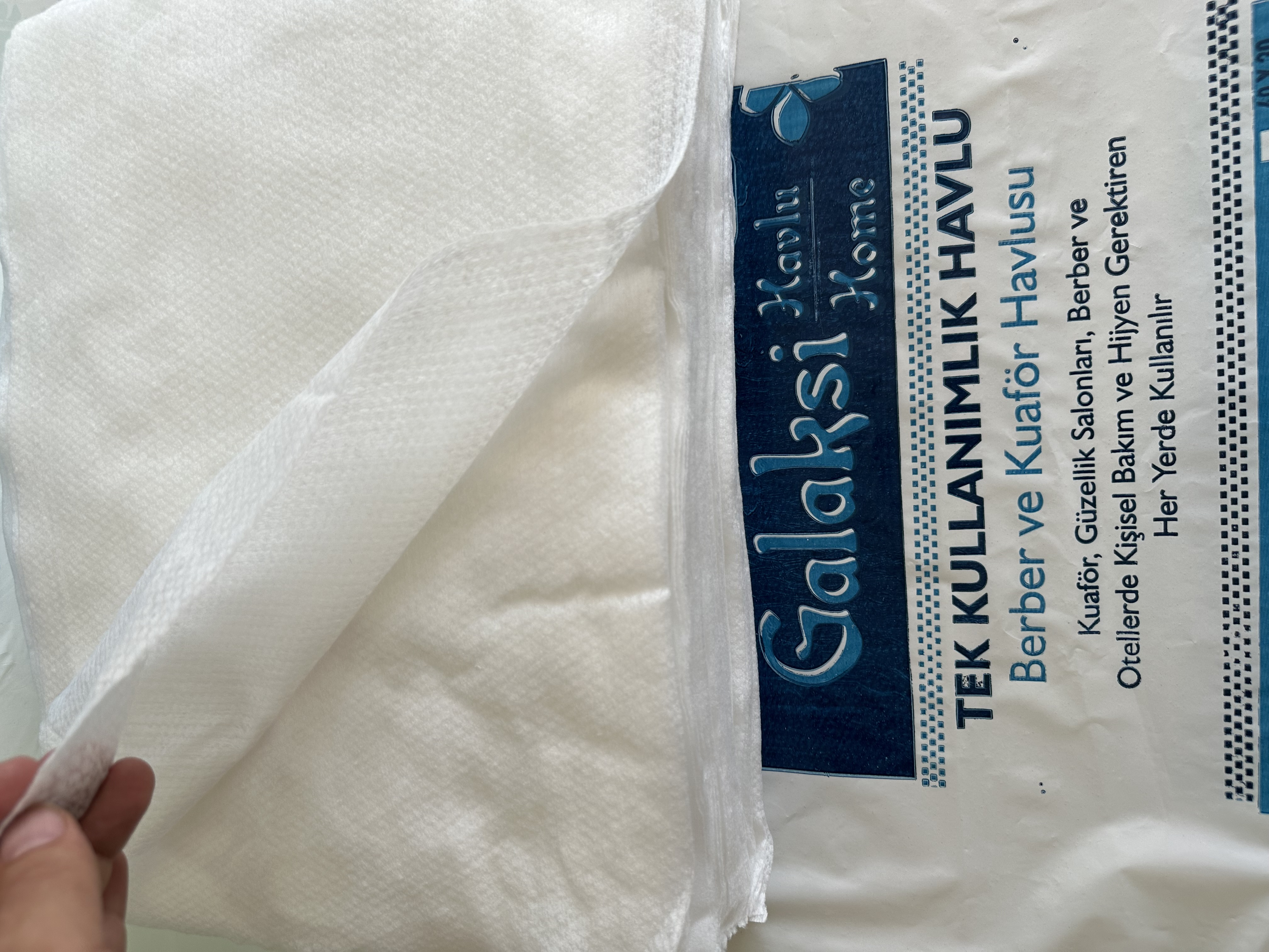 Tek%20kullanımlık%20Manikür%20Havlusu%2040x40cm%20-%20100%20adet